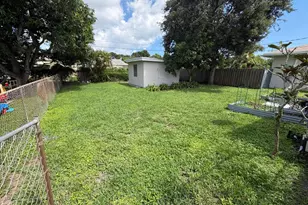 37 SE 14th St, Dania Beach, FL 33004 - Photo 17