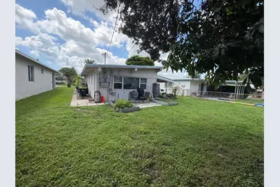 37 SE 14th Street #12, Dania Beach, FL 33004 - Photo 21