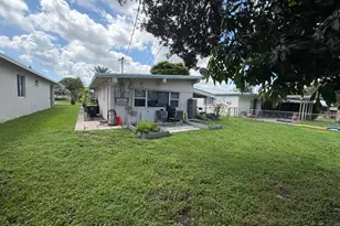37 SE 14th St, Dania Beach, FL 33004 - Photo 21