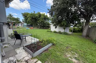 37 SE 14th St, Dania Beach, FL 33004 - Photo 27