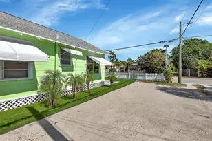 713 10th Ave N, Lake Worth Beach, FL 33460 - Photo 3