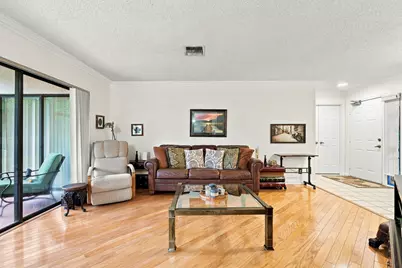 11 Lexington Lane E #B, Palm Beach Gardens, FL 33418 - Photo 5