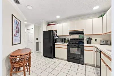 11 Lexington Lane E #B, Palm Beach Gardens, FL 33418 - Photo 9
