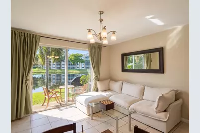 7843 Catalina Circle, Tamarac, FL 33321 - Photo 5