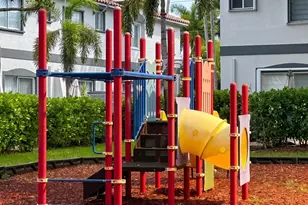 7843 Catalina Cir, Tamarac, FL 33321 - Photo 21