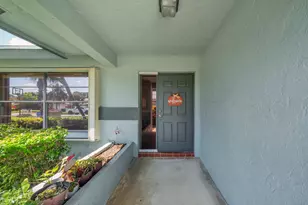 142 Parkwood Dr, Royal Palm Beach, FL 33411 - Photo 7