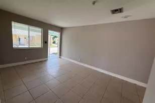 400 Metcalf Ct, West Palm Beach, FL 33407 - Photo 9