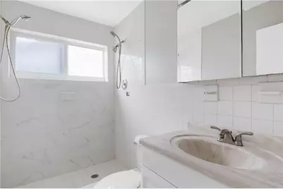 5207 NW 28th Avenue, Tamarac, FL 33309 - Photo 9