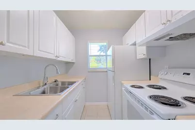 2301 SE 4th Street #3, Boynton Beach, FL 33435 - Photo 9