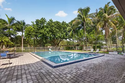 120 Sparrow Drive #304, Royal Palm Beach, FL 33411 - Photo 19