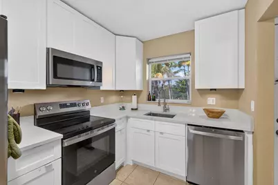 120 Sparrow Drive #304, Royal Palm Beach, FL 33411 - Photo 5