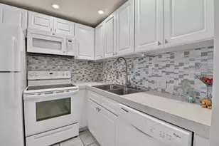 591 Fanshaw O, Boca Raton, FL 33434 - Photo 3
