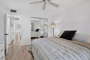 539 Durham S, Deerfield Beach, FL 33442 - Photo 5