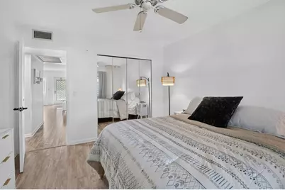 539 Durham S, Deerfield Beach, FL 33442 - Photo 5