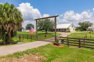 8661 E Center St, Okeechobee, FL 34974 - Photo 5