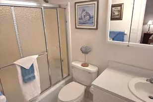 2100 NE 38th St, Lighthouse Point, FL 33064 - Photo 15