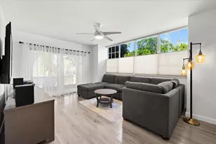 250 NE 20th St, Boca Raton, FL 33431 - Photo 5