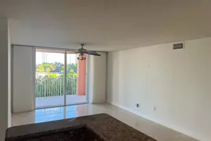 19655 E Country Club Dr, Aventura, FL 33180 - Photo 13
