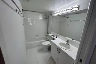 19655 E Country Club Dr, Aventura, FL 33180 - Photo 17