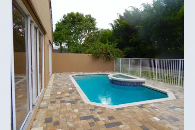 10430 Buena Ventura Drive, Boca Raton, FL 33498 - Photo 11