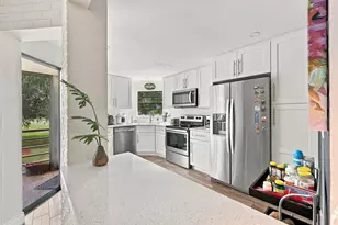 3810 Via Poinciana, Lake Worth, FL 33467 - Photo 13