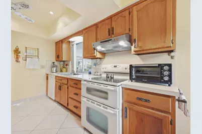 151 SW 8th Avenue, Boca Raton, FL 33486 - Photo 13