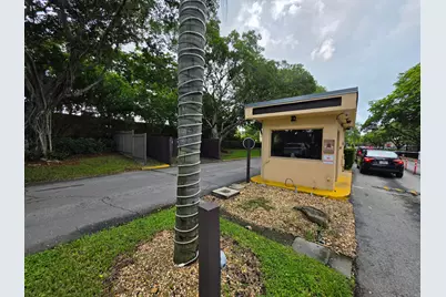 504 Briarwood Circle #1-54, Hollywood, FL 33024 - Photo 55
