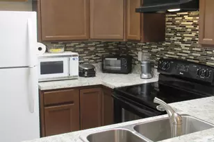1537 SE Royal Green Cir, Port Saint Lucie, FL 34952 - Photo 9