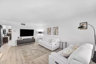 806 SE 7th St, Deerfield Beach, FL 33441 - Photo 9