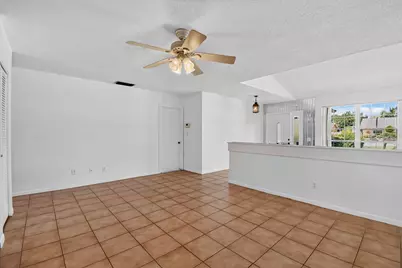 1102 Westchester Drive E, West Palm Beach, FL 33417 - Photo 11