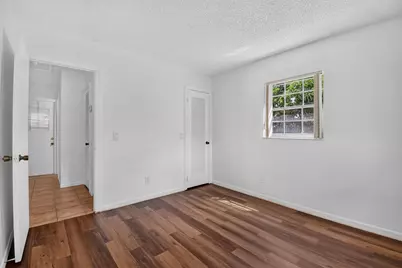 1102 Westchester Drive E, West Palm Beach, FL 33417 - Photo 23