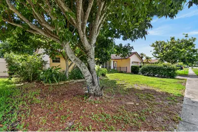 1102 Westchester Drive E, West Palm Beach, FL 33417 - Photo 35