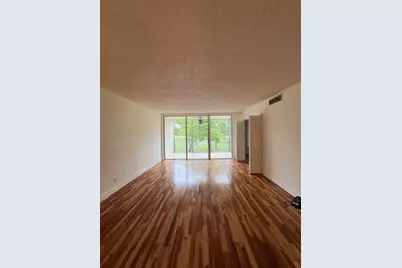 3800 Oaks Clubhouse Drive #Unit 211, Pompano Beach, FL 33069 - Photo 5