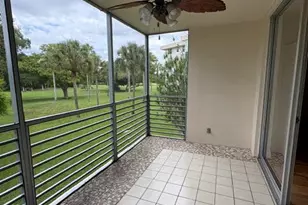 3800 Oaks Clubhouse Dr, Pompano Beach, FL 33069 - Photo 11