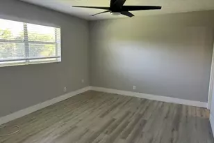 153 Lake Anne Dr, West Palm Beach, FL 33411 - Photo 11