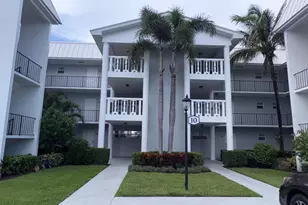 10 Colonial Club Dr, Boynton Beach, FL 33435 - Photo 1