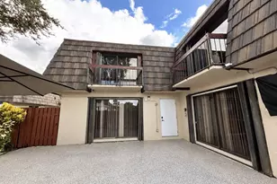 4039 Palm Bay Cir, West Palm Beach, FL 33406 - Photo 3