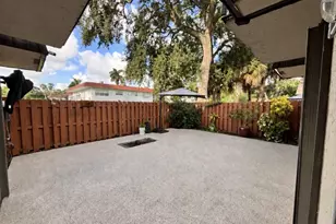 4039 Palm Bay Cir, West Palm Beach, FL 33406 - Photo 5