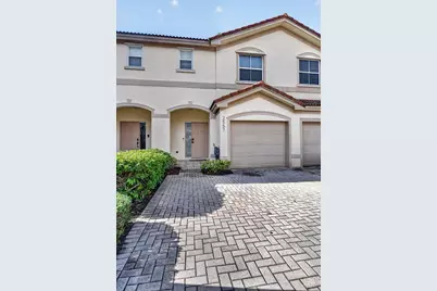 2557 Riverside Drive, Coral Springs, FL 33065 - Photo 3