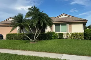 10548 Greentrail Dr S, Boynton Beach, FL 33436 - Photo 1
