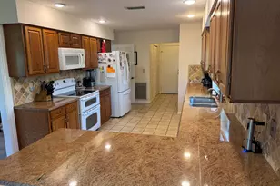 10548 Greentrail Dr S, Boynton Beach, FL 33436 - Photo 9
