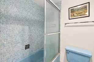 20400 W Country Club Dr, Aventura, FL 33180 - Photo 17