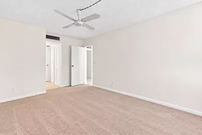 20400 W Country Club Drive #609, Aventura, FL 33180 - Photo 13