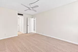 20400 W Country Club Dr, Aventura, FL 33180 - Photo 13