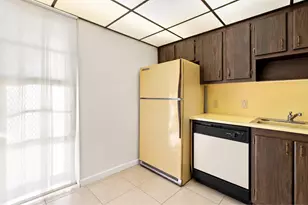 20400 W Country Club Dr, Aventura, FL 33180 - Photo 7