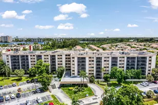 900 NE 195th St, Miami, FL 33179 - Photo 37