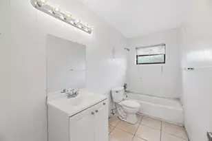 6540 Grant Ct, Hollywood, FL 33024 - Photo 25