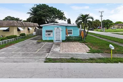 207 SW 4th Street, Deerfield Beach, FL 33441 - Photo 23