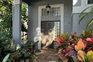 10366 Buena Ventura Dr, Boca Raton, FL 33498 - Photo 5