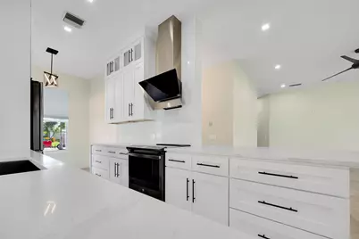 176 NW Bentley Circle, Port Saint Lucie, FL 34986 - Photo 9